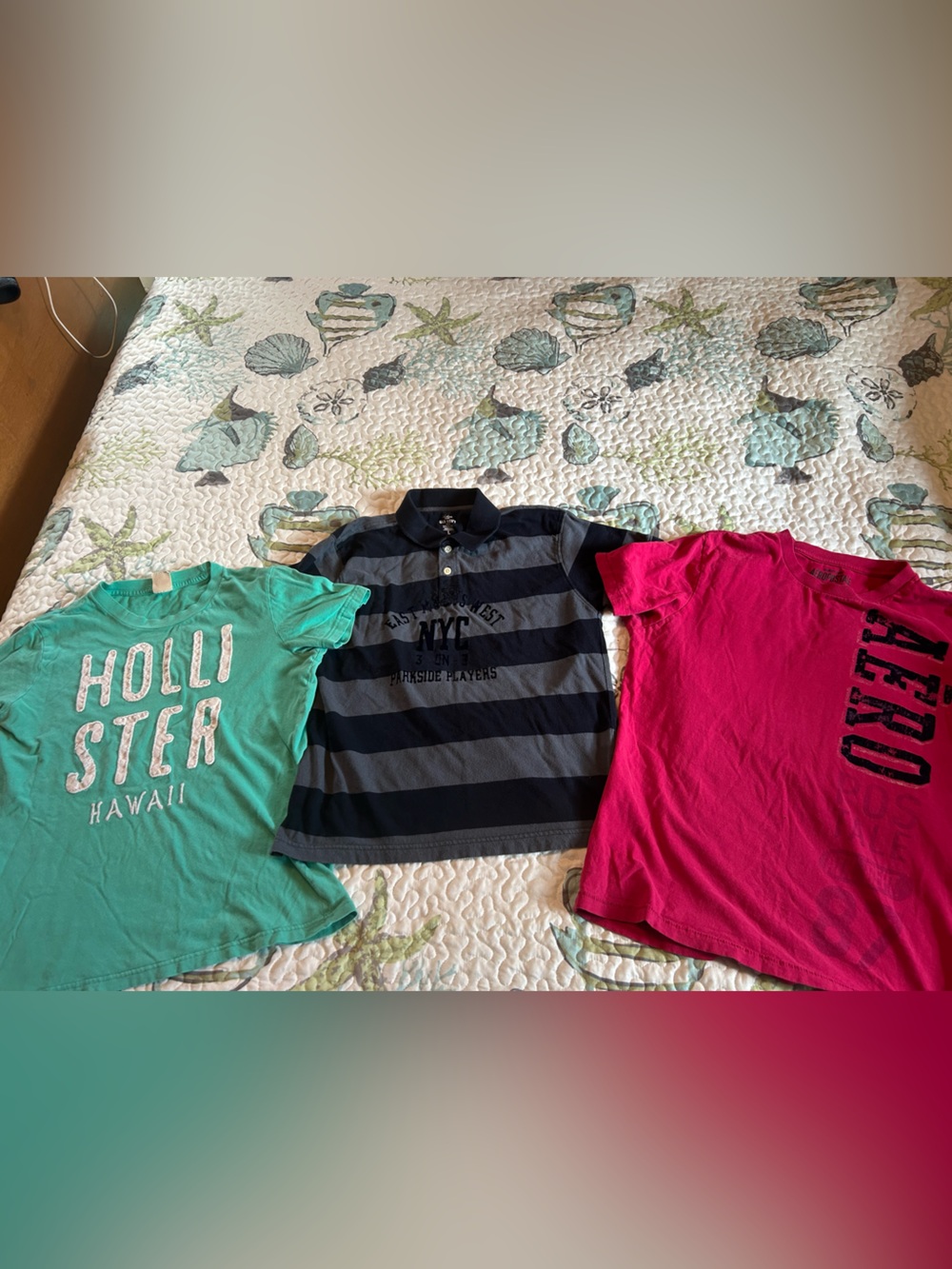Hollister Teen Boys/' Bundle of 3 Graphic Tees Hollister Old Navy Aero